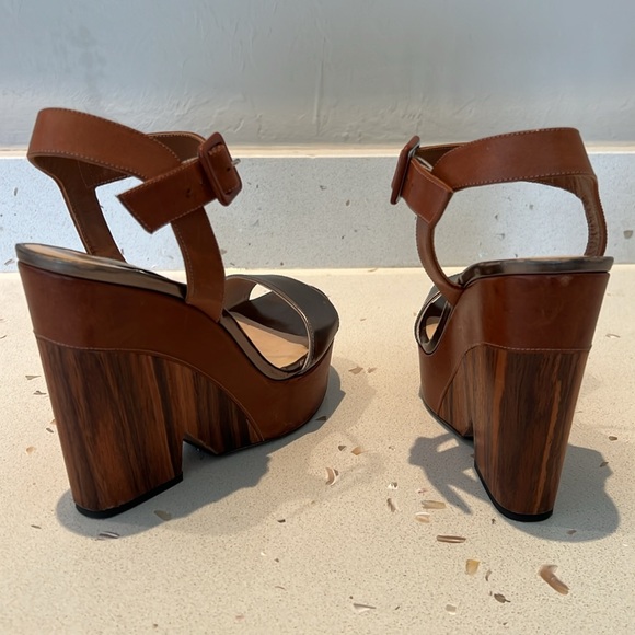 JIMMY CHOO Nico Metallic Leather & Wood Wedge - Picture 2 of 4